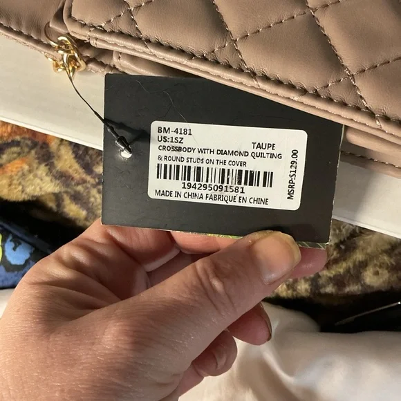 Badgley Mischka Quilted Taupe Crossbody Bag Gold Chain NWT Vegan Leather - Picture 11 of 12